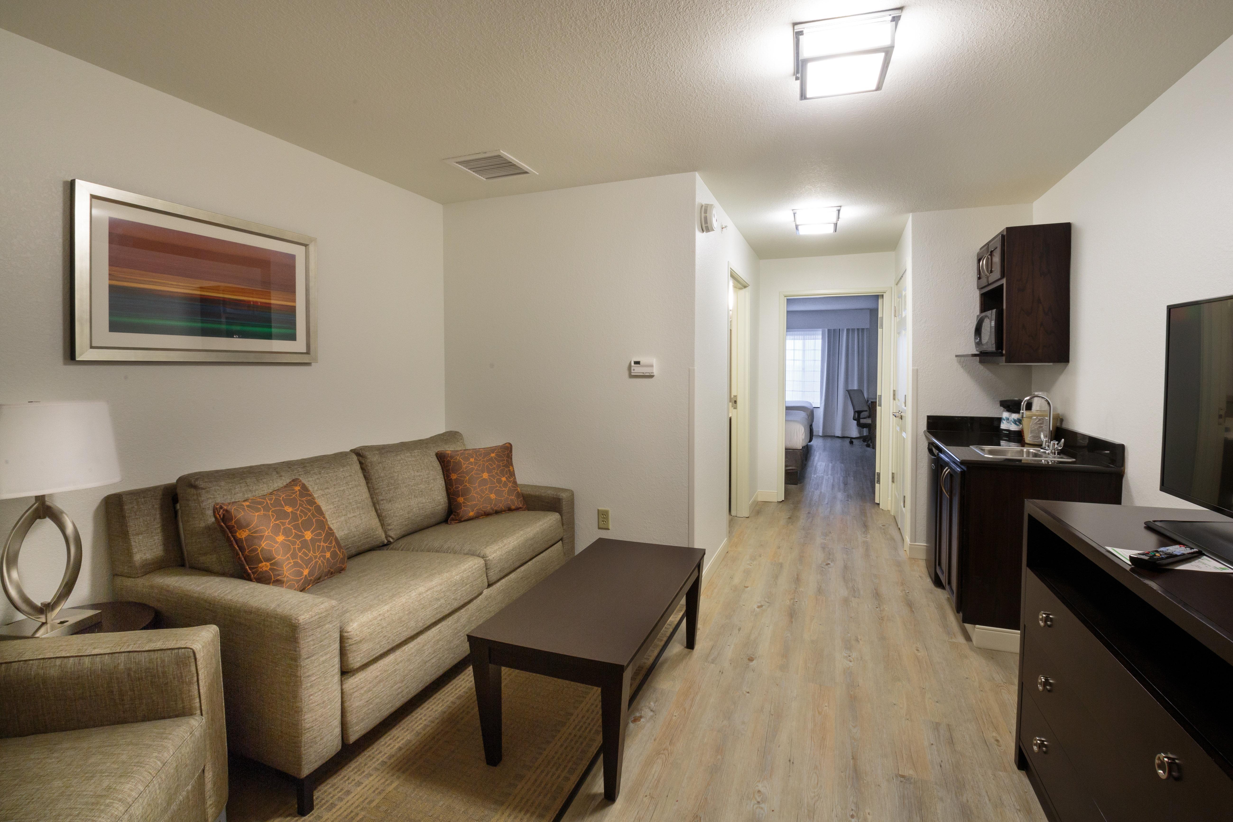 Holiday Inn Hotel & Suites Bloomington Airport By Ihg Bagian luar foto