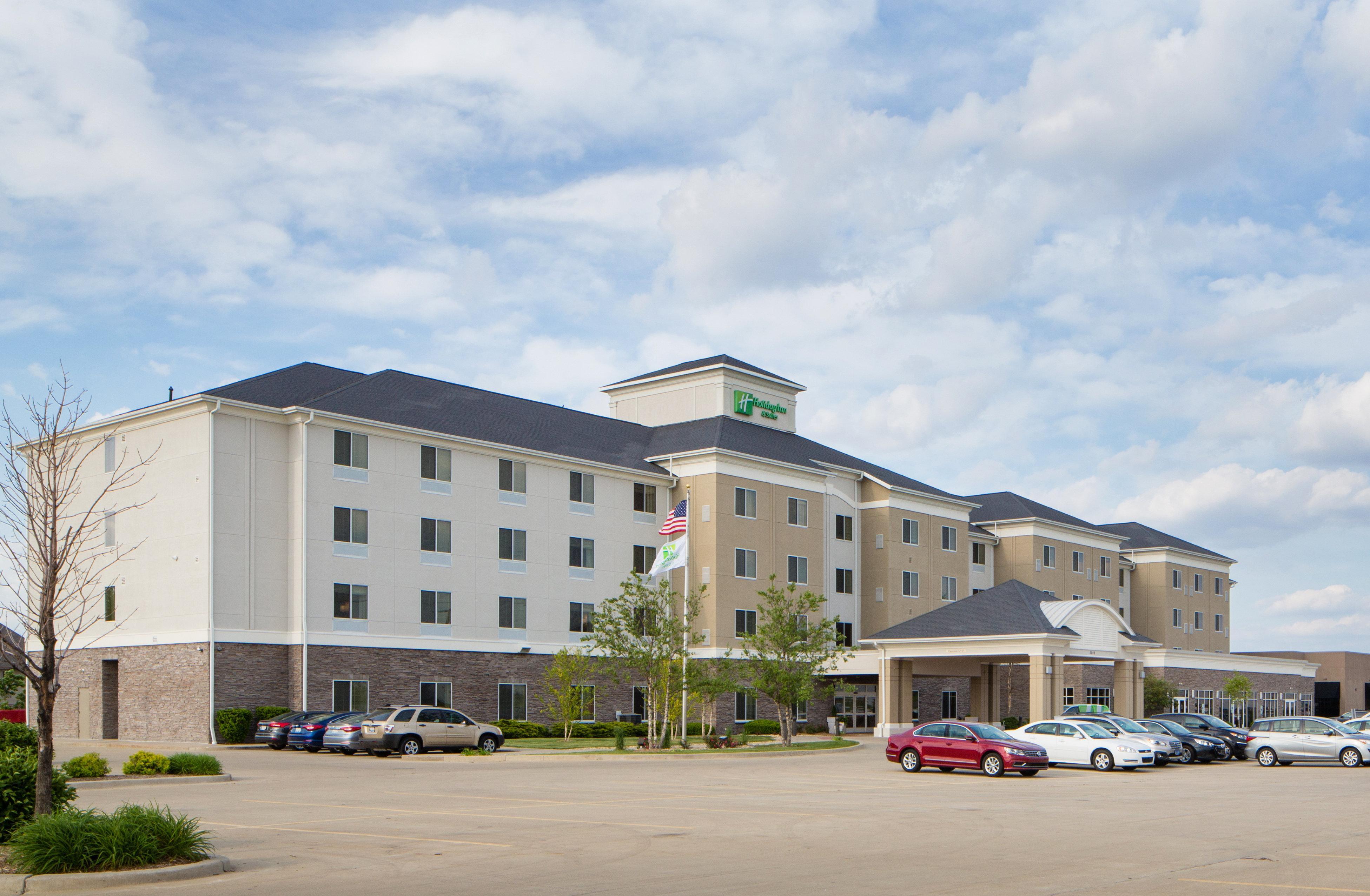 Holiday Inn Hotel & Suites Bloomington Airport By Ihg Bagian luar foto