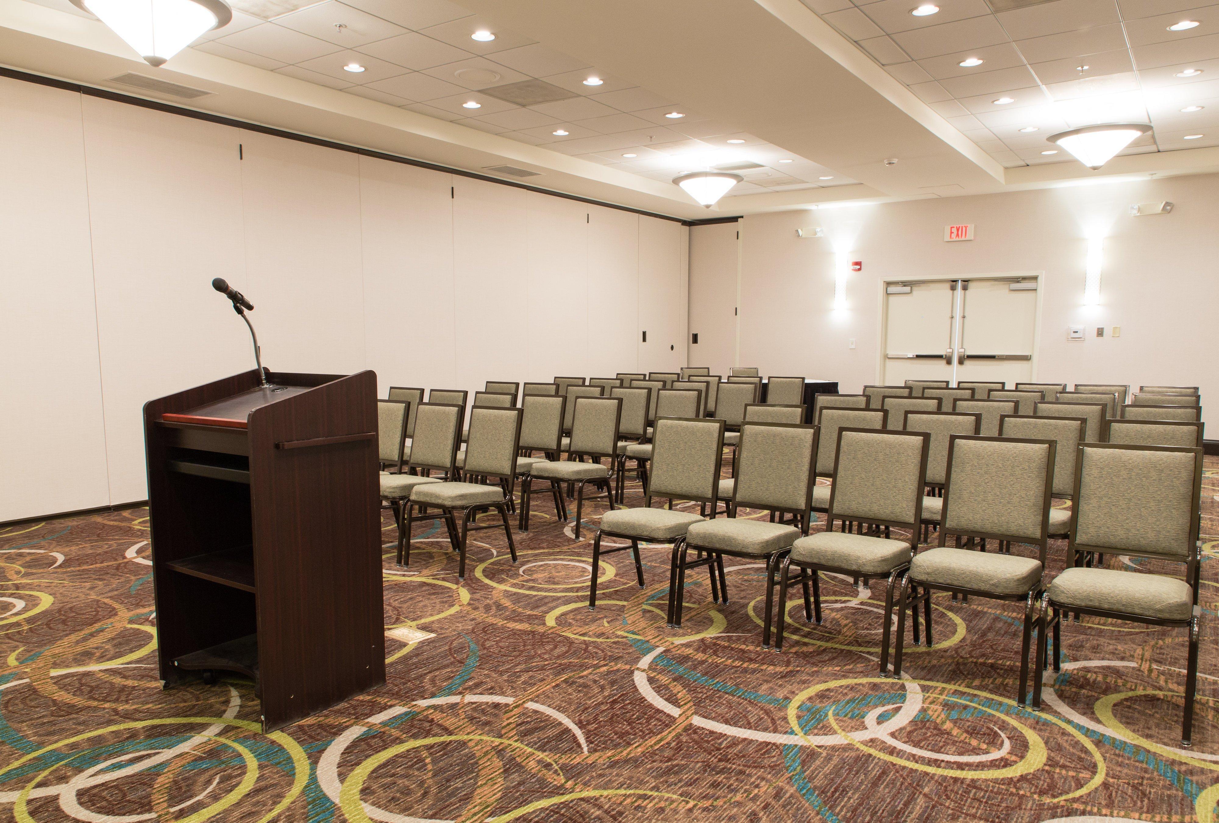 Holiday Inn Hotel & Suites Bloomington Airport By Ihg Bagian luar foto