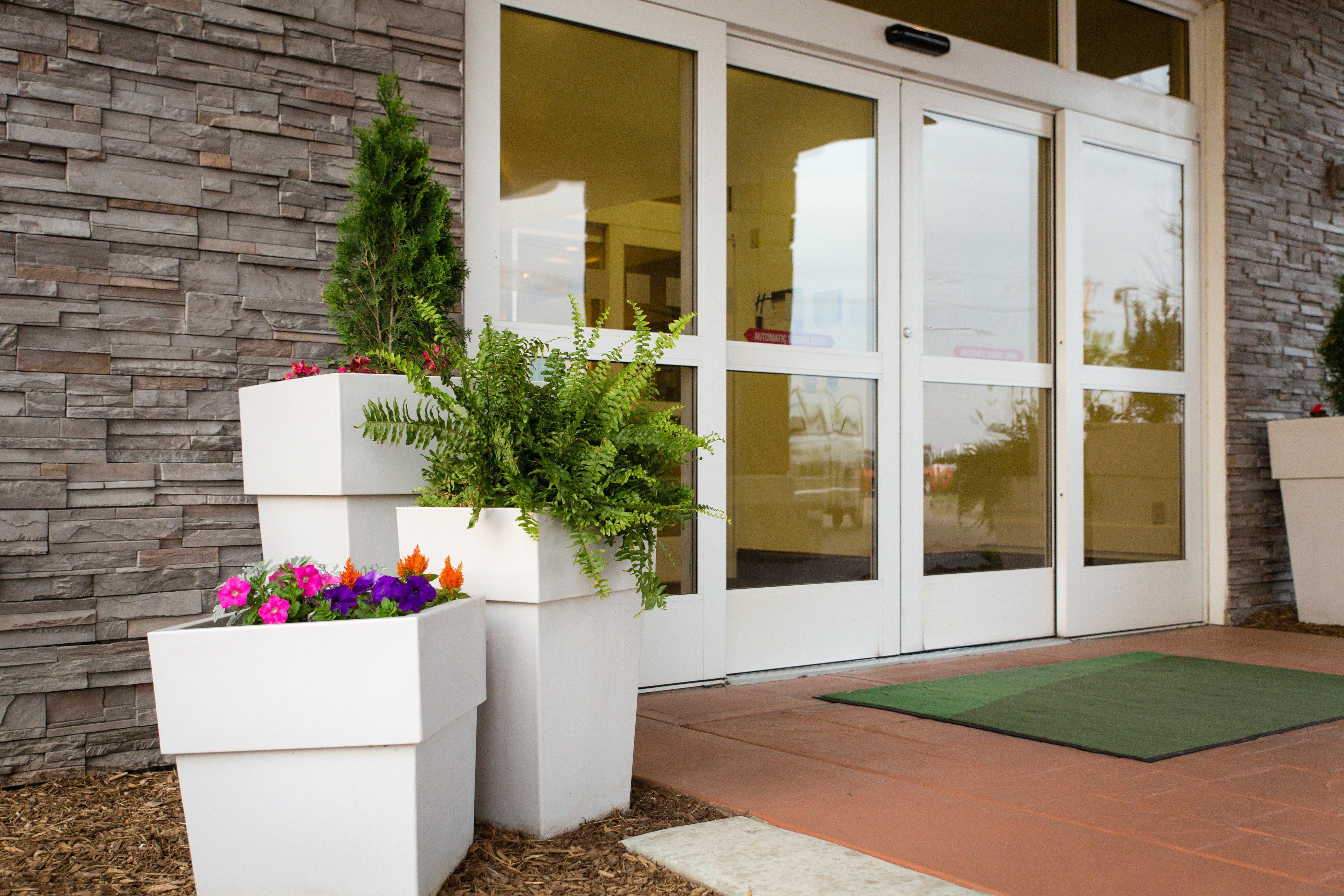 Holiday Inn Hotel & Suites Bloomington Airport By Ihg Bagian luar foto