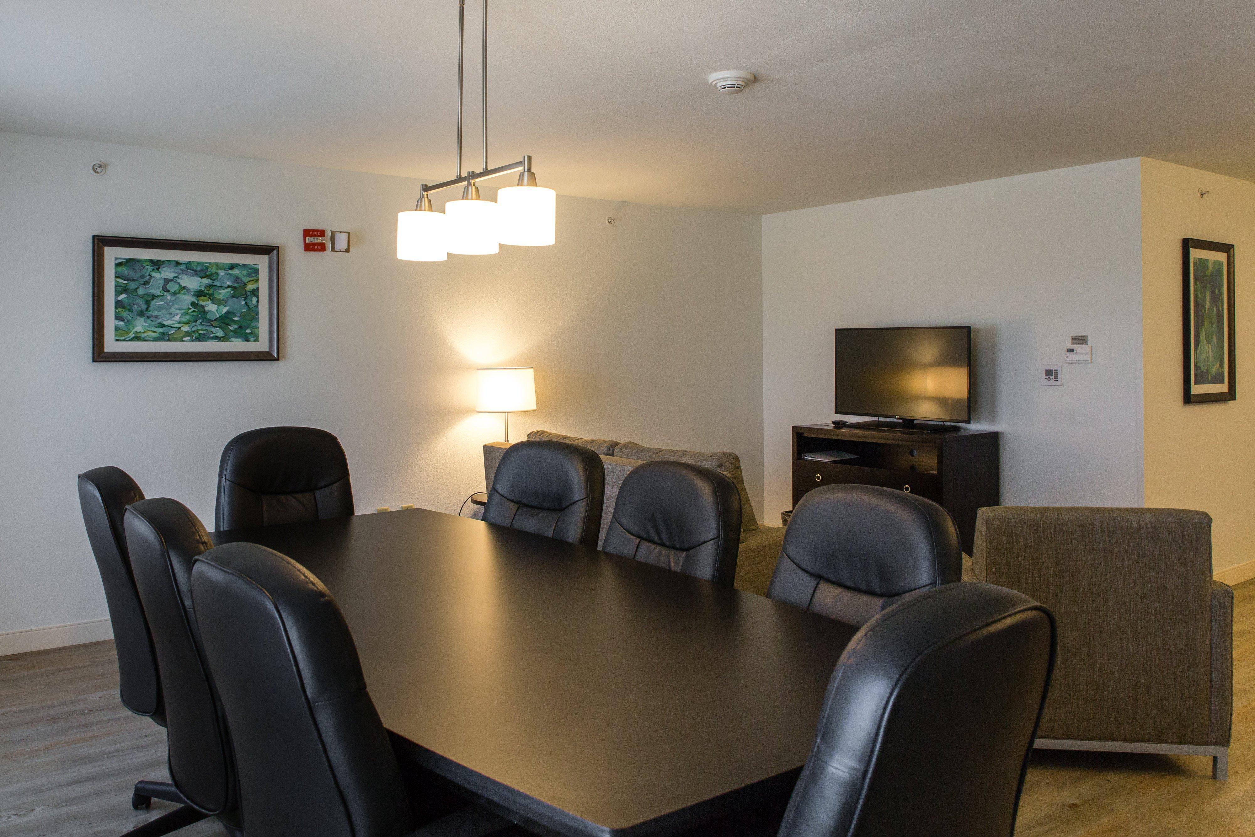 Holiday Inn Hotel & Suites Bloomington Airport By Ihg Bagian luar foto